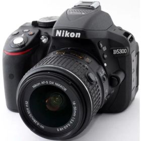 ニコン デジタル一眼 Nikon D5300 AF-S 18-55 VR II レンズキット ブラック 中古 Wi-Fi搭載 新品SDカード付き 届いてすぐに使える スマホに送れる 長期保証