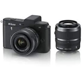 【中古】【非常に良い】Nikon ミラーレス一眼カメラ Nikon 1 (ニコンワン) V1 (ブイワン) ダブルズームキット ブラック N1 V1WZ BK tf8su2k