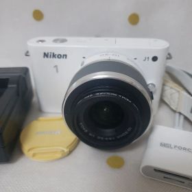 ★美品★ Nikon 1 J1 ミラーレスカメラ 1 NIKKOR標準レンズ付き