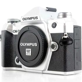 【中古】OLYMPUS ミラーレス一眼カメラ OM-D E-M5 MarkIII ボディー シルバー