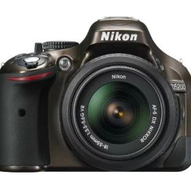 【中古】Nikon デジタル一眼レフカメラ D5200 レンズキット AF-S DX NIKKOR 18-55mm f/3.5-5.6G VR付属 ブロンズ D5200LKBZ