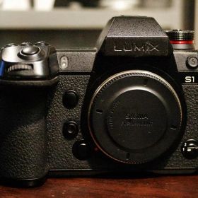 LUMIX DC-S1★有償アプデ済ボディー★完動美品★10/30迄限定お値下中