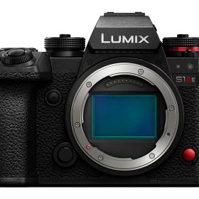 【送料無料・新品未開封】【日本正規純正品】Panasonic 一眼カメラ LUMIX DC-S1M2ES ボディ【お取り寄せ（5週から7週程度見込み）での入荷、発送】