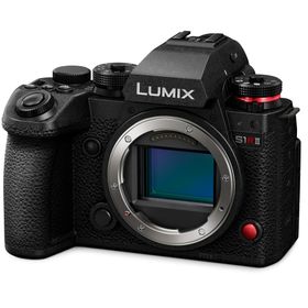 【中古】パナソニック(Panasonic) フルサイズ ミラーレス一眼カメラ ルミックス DC-S1RM2 ボディー 4430万画素 ブラックS1RM2