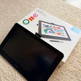 【美品】WacomOne 液晶ペンタブレット 13 (DTC133W0D)