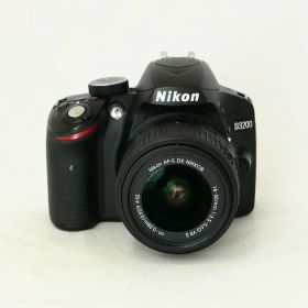 【中古】 (ニコン) Nikon D3200+AF-S NIKKOR 18-55/3.5-5.6GII レンズキツト【中古カメラ デジタル一眼】 ランク：B