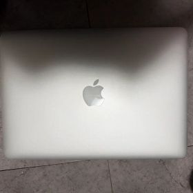 Apple MacBook Air 2017 13インチ
