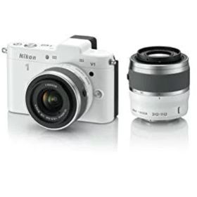 【中古】【非常に良い】Nikon ミラーレス一眼カメラ Nikon 1 (ニコンワン) V1 (ブイワン) ダブルズームキット ホワイト N1 V1WZ WH tf8su2k