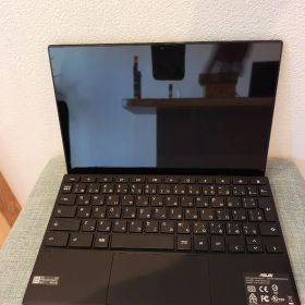 ASUS Chromebook Detachable CM3 本体