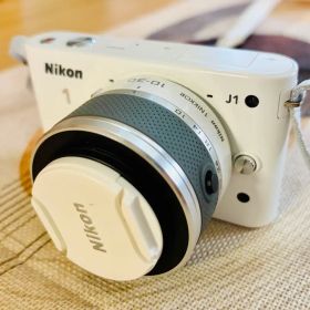 Nikon 1 J1