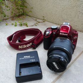 Nikon D3200 レッド 18-55mm VR レンズキット