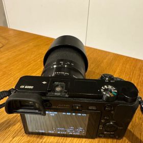 SONY α6000 望遠&標準ズームレンズ（一眼レフミラーレス）バッテリー2個