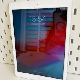 iPad Air 第1世代 16GB シルバー Wi-Fi+Cellular