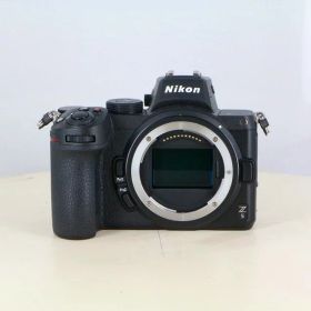 【中古】 (ニコン) Nikon Z 5 ボディ【中古カメラ デジタル一眼】 ランク：AB