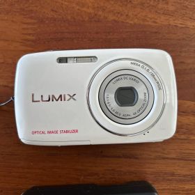 超美品 パナソニックPanasonic LUMIX DMC-S1デジタルカメラ