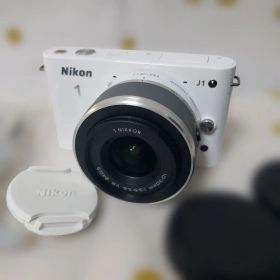 ✨動作良好Nikon1 J1 ミラーレス一眼カメラ 標準ズームレンズ ホワイト