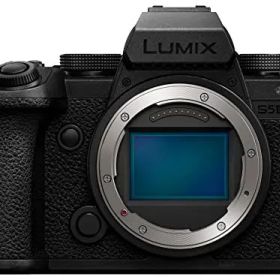 【中古】パナソニック(Panasonic) フルサイズミラーレス一眼カメラ S5M2X ボディ ブラック DC-S5M2X