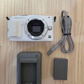 OLYMPUS オリンパス E-PL6 ホワイト シャッター数 約3459回