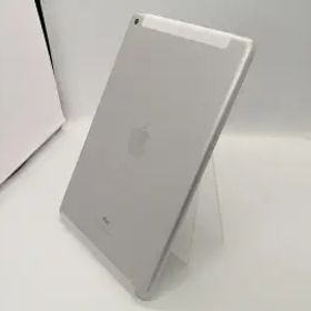 【中古】Apple docomo 【SIMロックあり】 iPad（第5世代/2017） 32GB シルバー MP1L2J/A【大宮東口】保証期間１ヶ月【ランクC】