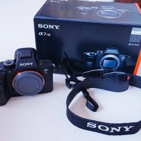 SONY α7R III本体 ストラップ付き