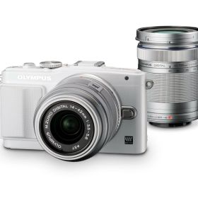 【中古】OLYMPUS ミラーレス一眼 PEN Lite E-PL6 ダブルズームキット ホワイト E-PL6 DZKIT WHT