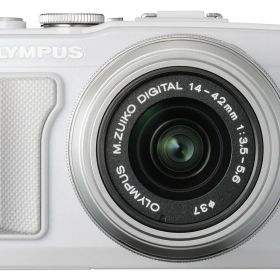 【中古】【非常に良い】OLYMPUS ミラーレス一眼 PEN Lite E-PL6 レンズキット ホワイト E-PL6 LKIT WHT
