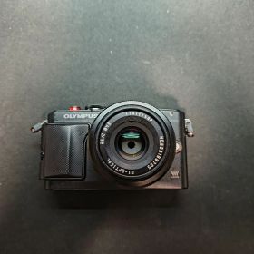 OLYMPUS PEN Lite E-PL6 レンズ付き（MF）